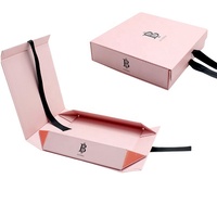 Boîtes à vêtements pliables magnétiques personnalisées avec gaufrage, revêtement UV, carton ondulé de 2 mm, matériaux recyclés, grand emballage cadeau