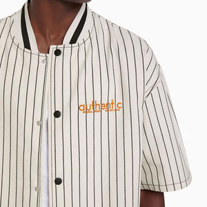 <span class=keywords><strong>Camicia</strong></span> di <span class=keywords><strong>jeans</strong></span> a <span class=keywords><strong>maniche</strong></span> <span class=keywords><strong>corte</strong></span> a righe sportive Vintage con ricamo personalizzato camicie di <span class=keywords><strong>jeans</strong></span> da <span class=keywords><strong>uomo</strong></span> di ultima moda di alta qualità - Product Image 3