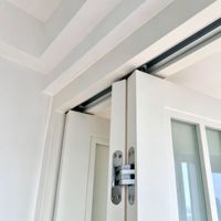 Porte pliante Aomeja de style français, isolante thermiquement, en aluminium blanc, avec grille et verre trempé, pour chambre à coucher