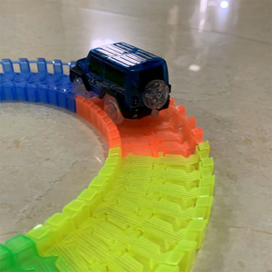 Longxi trẻ em khe cắm xe đua theo dõi bộ phát sáng theo dõi khe cắm xe phát sáng trong bóng tối sản phẩm tự làm cuộc đua Pop 56 phần - Product Image 3