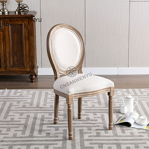 Chaise de salle à manger Louis à dossier rond en bois massif, idéale pour la location en gros, les événements, les hôtels et les banquets de mariage - Vente chaude - Product Image 1