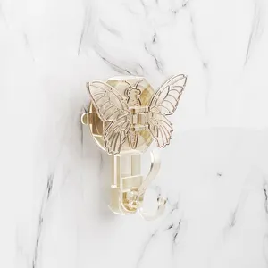 Großhandel Kreative geniale Kunststoff Schmetterling magische Saugnapf Haken Wand haken hinter Tür haken
