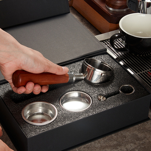 Porte-filtre à café expresso E61 58 mm sans fond avec logo personnalisé, poignée en bois massif, coffret cadeau, 2 paniers et porte-clés - Product Image 3