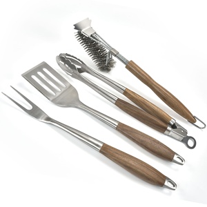 Ensemble de <span class=keywords><strong>Barbecue</strong></span> à manche en <span class=keywords><strong>bois</strong></span> de noyer 4 pièces avec étui outils de <span class=keywords><strong>Barbecue</strong></span> - Product Image 2