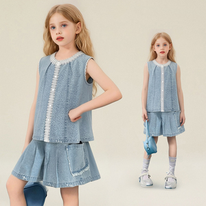 Set Estivo <span class=keywords><strong>per</strong></span> <span class=keywords><strong>Bambine</strong></span>: Top Senza Maniche in Denim e Gonna-Pantaloncino con Finiture in Pizzo, <span class=keywords><strong>Abbigliamento</strong></span> Casual <span class=keywords><strong>per</strong></span> <span class=keywords><strong>Bambine</strong></span> - Product Image 1