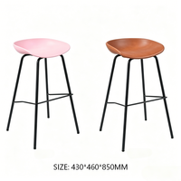 Tabouret de bar haut en métal au design moderne et simple avec pieds antidérapants pour café, pub, bar à domicile, salle à manger