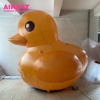 Décoration sur le thème de la plage, canard jaune gonflable
