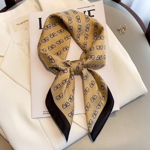 Prezzo di fabbrica raso personalizzato <span class=keywords><strong>Bandana</strong></span> quadrata con il Logo per il collo sportivo testa caduta capelli sciarpe per le donne - Product Image 6