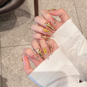 El yapımı, lüks çiçek desenli, altın simli ve elmas işlemeli, altın kaplama takma tırnaklar - Product Image 4
