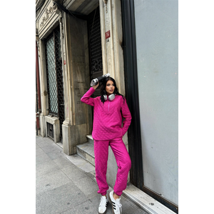 Conjunto Deportivo Acolchado Color Fucsia con Capucha para Mujer, Ropa Casual Ligera, Talla Adulto - Product Image 2