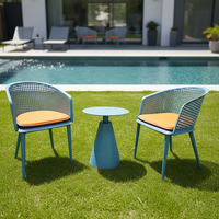 Nouvelle conception de mobilier d'extérieur, chaise de jardin, chaise en aluminium à mailles, chaise à accoudoirs perforés en métal pour patio