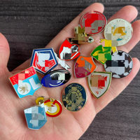 En gros, épingles de football en métal émaillé pour équipes nationales, souvenirs pour supporters de football, à coller sur les vêtements
