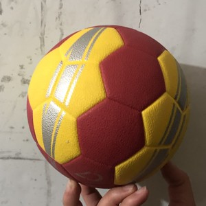 Handball de sport d'extérieur pour adultes, modèle 2025, le plus vendu, design et couleurs dernier cri, idéal pour l'entraînement, les matchs et le jeu en équipe. - Product Image 5