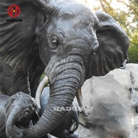 Statues d'éléphants en cuivre et métal bronze de grande taille à vendre