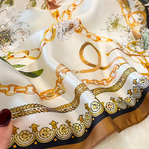 Foulard en satin de soie de luxe imprimé chevaux pour femme, élégant, carré 70x70cm, tendance, motif floral, bandana pour cheveux, foulard de cou, vente en gros - Product Image 4