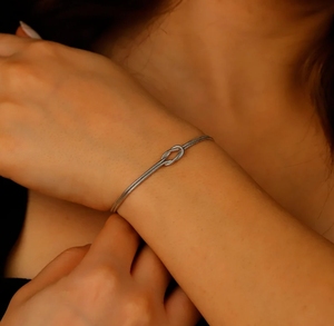 Pulsera <span class=keywords><strong>de</strong></span> Acero Inoxidable con Nudo <span class=keywords><strong>de</strong></span> Amor Chapada en Oro, Joyería <span class=keywords><strong>de</strong></span> Unidad y Amistad, Pulsera a Juego para Parejas, para Novio y Novia - Product Image 3