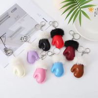 Pendentif créatif en forme de petits gants en peluche d'hiver, mini porte-clés mignon, accessoires de décoration pour sac à dos scolaire