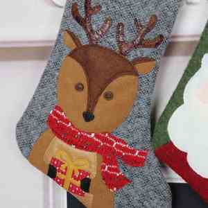 Chaussettes de Noël personnalisées brodées renne, monogramme mignon pingouin 3D en peluche, sac cadeau cheminée pour décoration de fête - Product Image 6