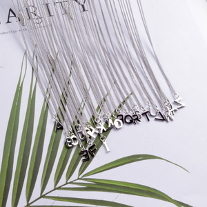 WMLE001เงินสเตอร์ลิงตัวอักษรเริ่มต้นชื่อตัวอักษรเสน่ห์จี้สร้อ<span class=keywords><strong>ย</strong></span>คอของขวัญส่วนบุคคลสำหรับผู้หญิงหรือสาว - Product Image 2