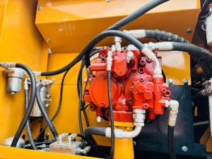 ¡OFERTA ESPECIAL! Excavadora de ruedas HYUNDAI 210W-7 usada con motor diésel, bombas de buena calidad y gran fuerza de excavación. ¡Lista para enviar hoy! - Product Image 4