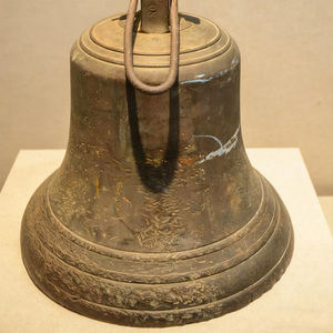 Vente en gros <span class=keywords><strong>de</strong></span> nouvelles sculptures <span class=keywords><strong>de</strong></span> cloches d'église en bronze <span class=keywords><strong>pour</strong></span> temple, modèle en laiton <span class=keywords><strong>de</strong></span> style religieux plaqué peint <span class=keywords><strong>pour</strong></span> les souvenirs d'anniversaire - Product Image 2