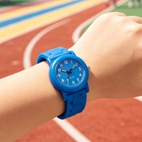 Montre à quartz pour enfants, boîtier en plastique, bracelet en silicone souple, montre analogique pour enfants, commande en gros