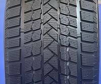 Pneus d'hiver radiaux sans chambre à air pour voitures particulières, pour remplacement/réparation, avec une bonne adhérence, 245/45r20