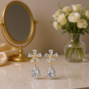 Pendientes colgantes E3760 con flor dorada y cristal de corte pera con engaste de diamantes de imitación para mujer, estilo romántico para fiestas. - Product Image 2