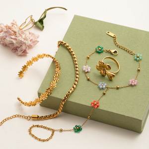 Pulsera de Acero Inoxidable con Baño de Oro de 18K, Diseño de Flores y Mariposas Coloridas, Estilo Vacaciones en la Playa, para Mujer - Product Image 3