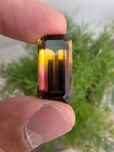 Gema de Ametrina Natural Bicolor Transparente de 23.80 Quilates, Corte Facetado, Calidad Prestigiosa, para Colgante, Gema de Colección - Product Image 6