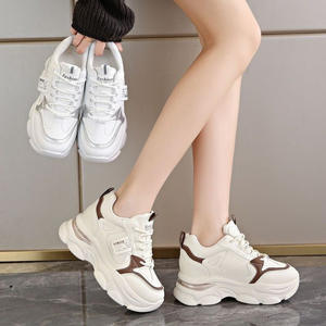 2025 nuevo estilo primavera otoño mujer ligero aumento de tamaño pequeño altura zapatos de papá blanco suela gruesa zapatos deportivos sin fatiga - Product Image 2