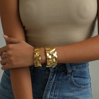 Bracelet jonc large concave convexe de style INS en acier inoxydable pour femmes, plaqué or 18 carats, bracelet jonc tendance, ensembles de bracelets jonc personnalisés