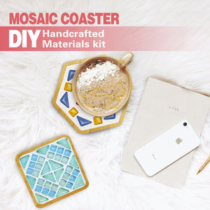 Kit de bricolage créatif pour sous-verres en mosaïque de verre, 2 pièces, couleurs assorties, pour parents et enfants, avec support en bambou, pour la décoration artisanale de la maison, cadeaux, boîte colorée - Product Image 1