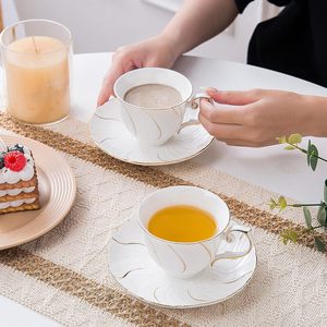 ชุดถ้วยชาและจานรองเซรามิก แก้วกาแฟ 6 ออนซ์ สำหรับกาแฟ ลาเต้ คาเฟ่ มอคค่า และชุดน้ำชา 4 ชิ้น สีขาว - Product Image 4