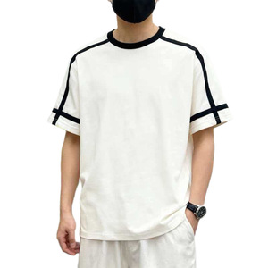เสื้อยืดลายทางสีขาวสำหรับผู้ชาย แขนสั้น ทรงหลวม ระบายอากาศได้ดี เสื้อลำลองสำหรับวัยรุ่น - Product Image 5