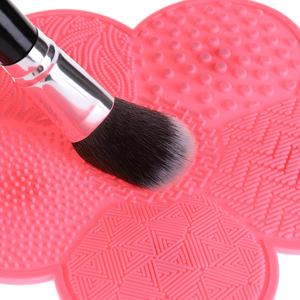 แผ่นทำความสะอาดแปรงแต่งหน้าซิลิโคนรูปดอกไม้หลากสี พร้อมถ้วยดูด - Product Image 6
