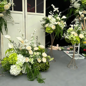 Ensemble de fleurs pour arche de mariage bohème sur mesure, blanc, avec verdure suspendue, ensemble floral en soie vert et blanc personnalisé pour toile de fond de scène - Product Image 3