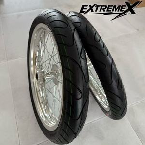 Ensemble de roues Supermoto argentées de 17 pouces pour Sur-Ron Light Bee avec pneus <span class=keywords><strong>CST</strong></span> Street - Product Image 2
