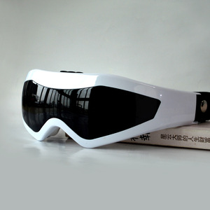 Masajeador de Ojos de Silicona Blanca Recargable con Calor y Vibración para el Cuidado de los Ojos y Alivio de la Fatiga - Product Image 2