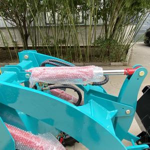 1 Ton Mini <span class=keywords><strong>Skid</strong></span> Steer Loader 4WD roda pemuat listrik dengan pompa Motor Gearbox sistem sepenuhnya hidrolik untuk konstruksi - Product Image 6