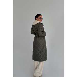 Veste matelassée kaki avec logo personnalisé en cuir de serpent, doublure en nylon pour l'hiver, le printemps et l'automne - Disponible en taille XL - Product Image 1