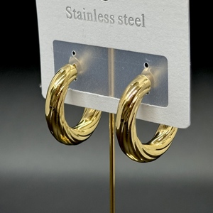 خاتم زهور تجريدي هندسي نسائي عصري من الفولاذ المقاوم للصدأ وأقراط طواق حمم مطلية بالذهب إكسسوار أنيق - Product Image 6