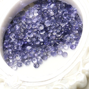 천연 Iolite 라운드 브릴리언트 컷 5.0mm 느슨한 보석 Iolite 느슨한 보석 만들기