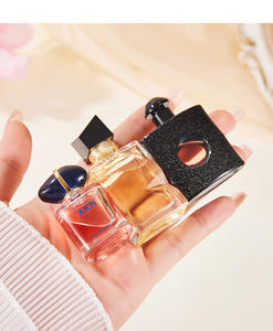 Mini Perfume Portátil de Larga Duración para Mujer, Fragancia Floral, Frutal, Amaderada y Especiada, 7.5ml, No Man's Land Rose Black Parfum - Product Image 3