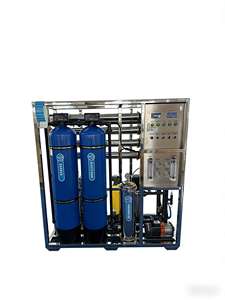 Système de traitement d'<span class=keywords><strong>eau</strong></span> par osmose inverse commercial personnalisé de 1000 L avec <span class=keywords><strong>pompe</strong></span>, boîte de vitesses, acier inoxydable 304, garantie 1 an - Product Image 1