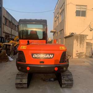Mini excavadora usada de 6 toneladas, máquina coreana fabricada Doosan 2, excavadora sobre orugas Doosan DX60 usada de alta calidad a la venta - Product Image 2