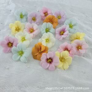 Flores Artificiales Qiye, Flor de Frangipani de Seda, Decoración para Bodas y Hogar, Accesorios para el Cabello y Tocados - Product Image 1