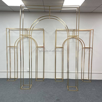 Accessoires de mariage tendance, écran en fer, mise en scène de mariage, arche en métal doré, zone d'accueil, cadre décoratif de fond
