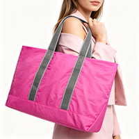 Sac fourre-tout en nylon froissé écologique pour femmes avec pochette surdimensionnée et fermeture éclair pour la salle de sport, la plage, le travail, les voyages, logo personnalisé, vente en gros