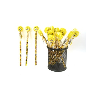 HB <span class=keywords><strong>crayon</strong></span> dessin animé gomme <span class=keywords><strong>Smiley</strong></span> gomme bois noyau noir stylo étudiant enfants écriture stylo <span class=keywords><strong>Smiley</strong></span> série <span class=keywords><strong>crayon</strong></span> - Product Image 1